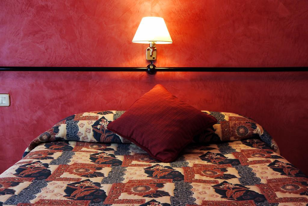 Hotel Lena Пола-де-Лена Номер фото