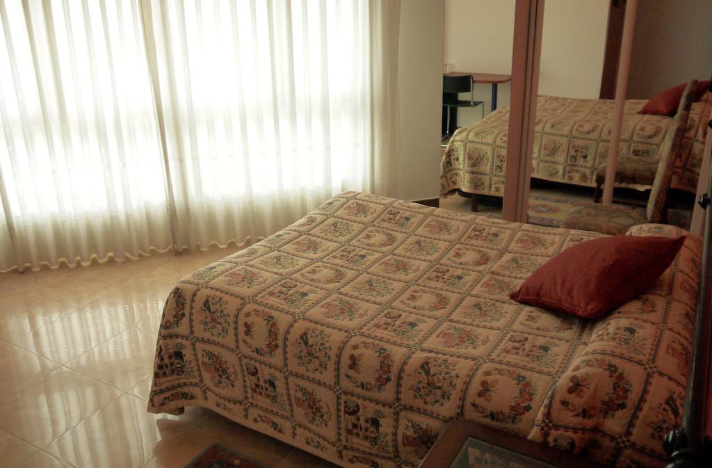 Hotel Lena Пола-де-Лена Номер фото