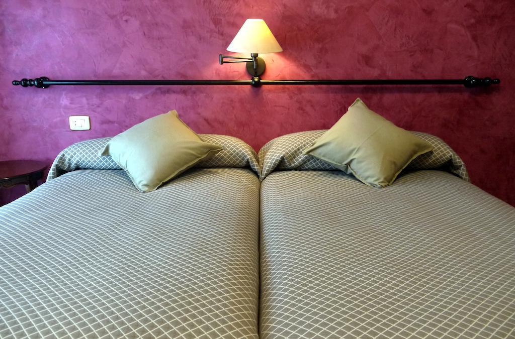 Hotel Lena Пола-де-Лена Номер фото