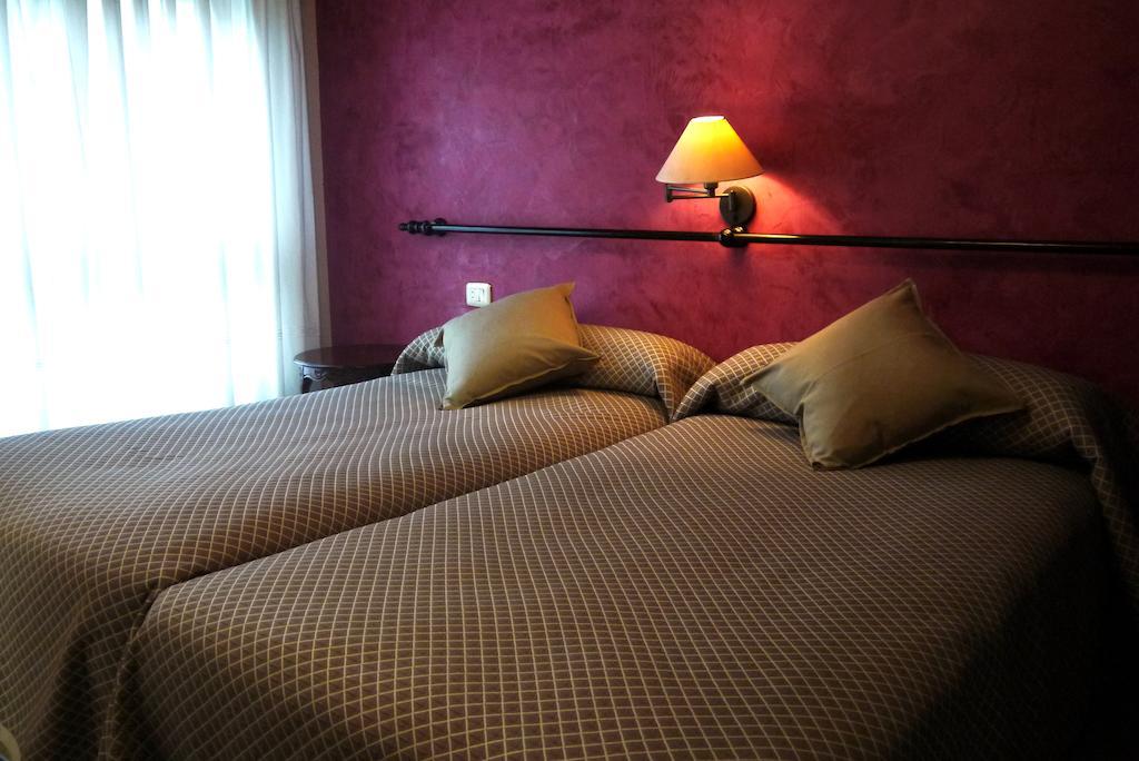 Hotel Lena Пола-де-Лена Номер фото